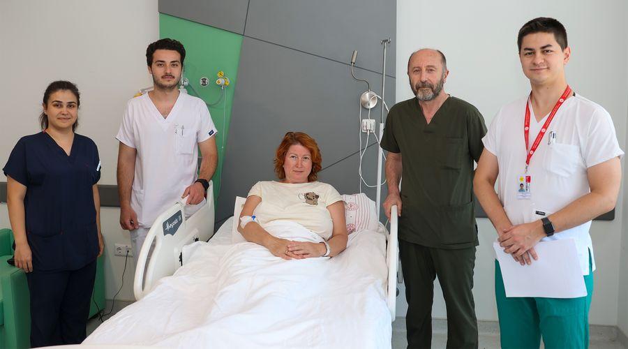 Rusya'dan gelen doktor hasta, İzmir'de sağlığına kavuştu
