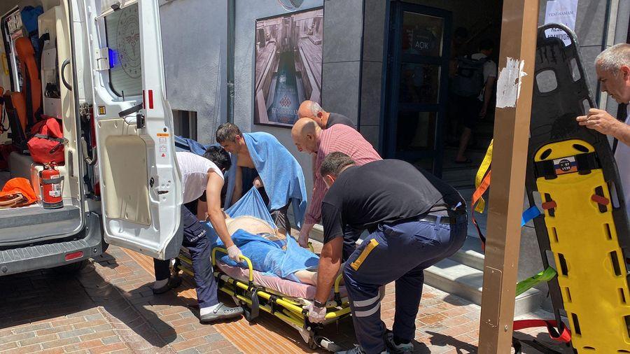 Hamamda düşerek başını çarpan 70 yaşındaki adam sağlık ekiplerince hayata döndürüldü