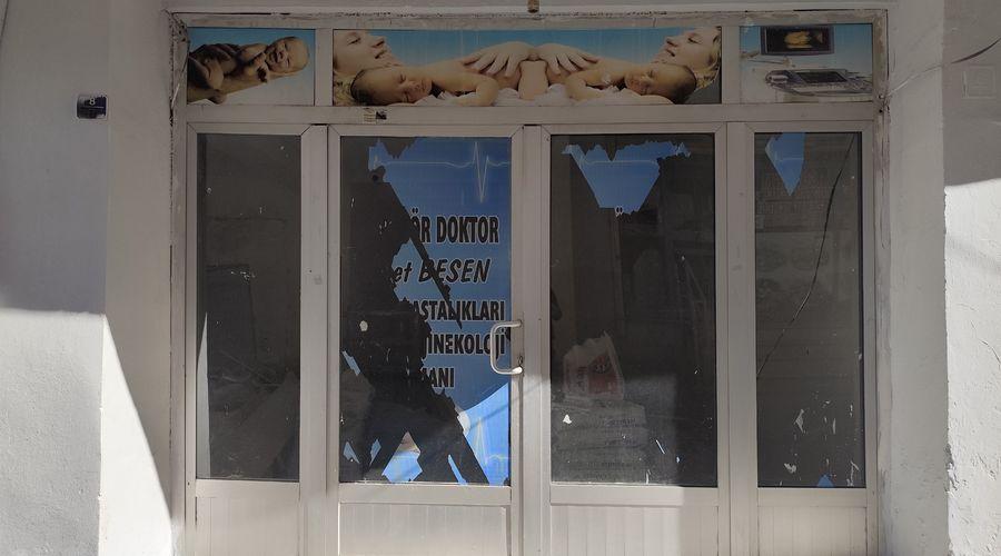 Sahte işlemler yapan kadın doğum uzmanının kliniği boşaltıldı