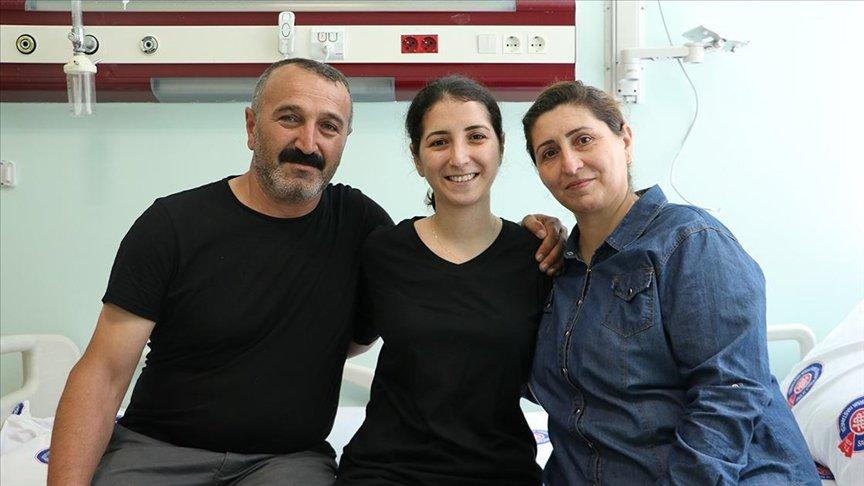 Su içerken bile zorlanan hasta 8 yıl sonra normal beslenmeye başladı