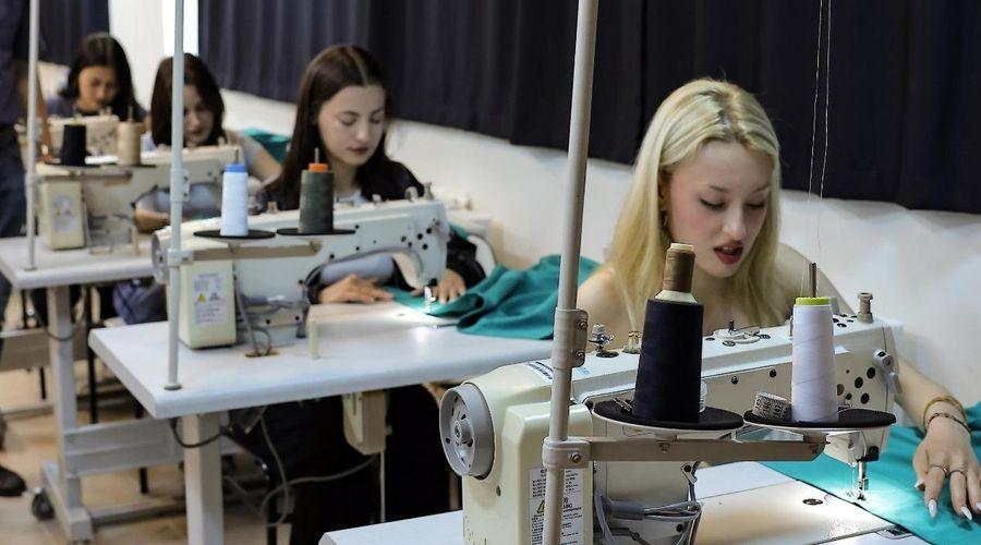 Trakya Üniversitesi öğrencileri, ameliyathane için tekstil malzemeleri üretiyor