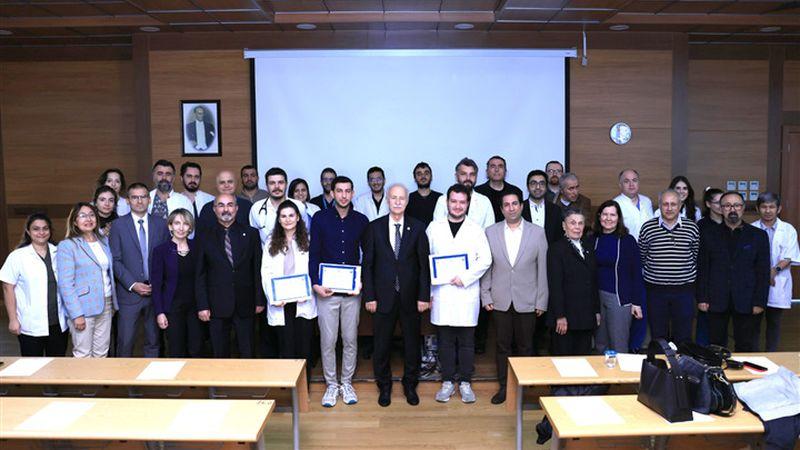 TÜ'de başarılı kardiyoloji asistanları ödüllendirildi