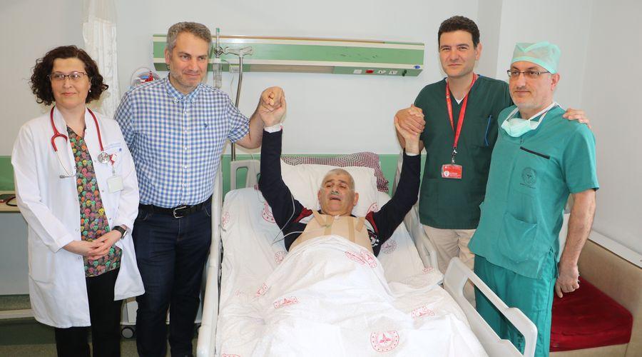 Türkiye'de bir ilk; her iki şah damarı tıkalı Moyamoya hastasına baypas ameliyatı