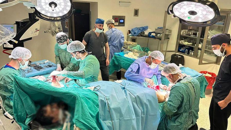 Van'da fabrika işçisinin iş kazasında kopan eli 7 saatlik ameliyatla yerine dikildi