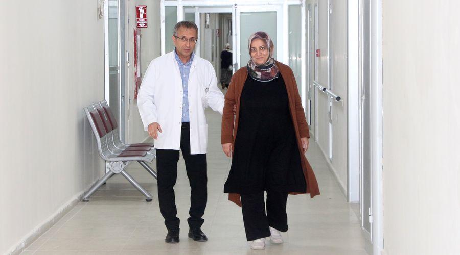 Yürüme bozukluğu nedeniyle adım atamaz hale geldi, 'proloterapi' ile ayağa kalktı