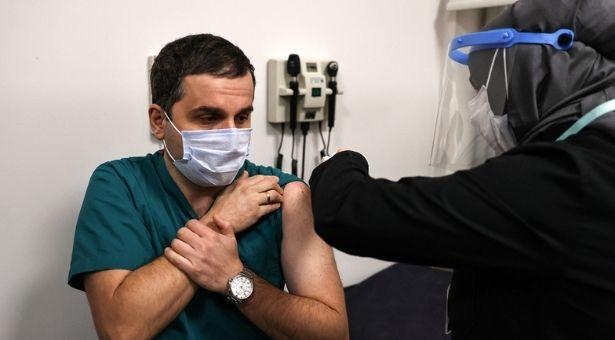 Türkiye'de en az bir doz Kovid-19 aşısı yaptıranların sayısı 40 milyonu geçti