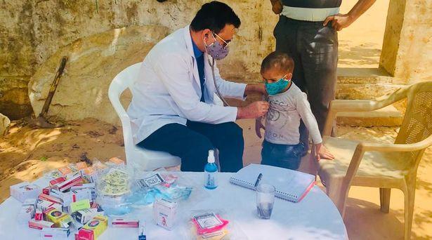 Hindistan’da hayat kurtaran girişim: Doktorlar Yolda