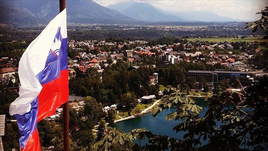 Slovenya'da maaşlarından memnun olmayan doktorlardan iş bırakma eylemi