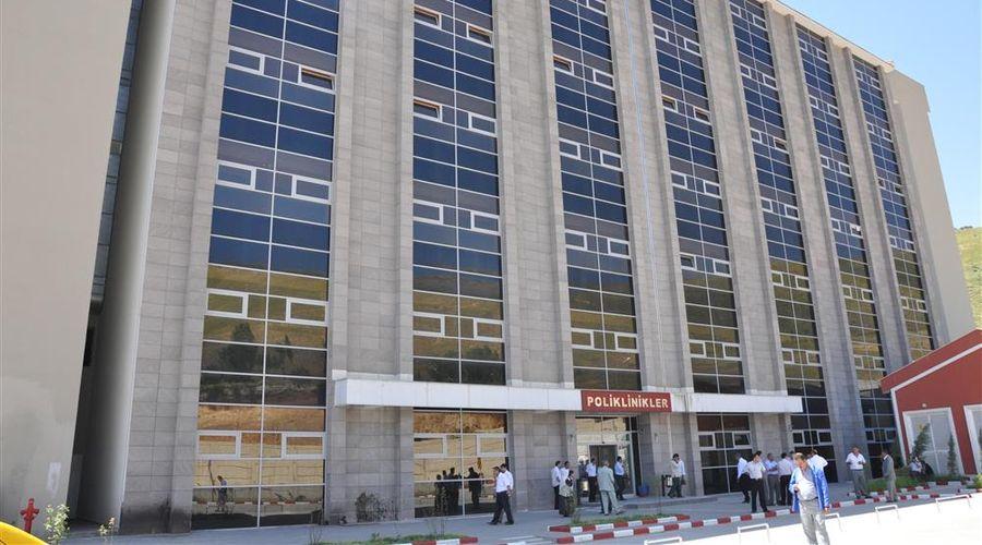Bitlis Devlet Hastanesinde iftar sonrası poliklinik hizmeti