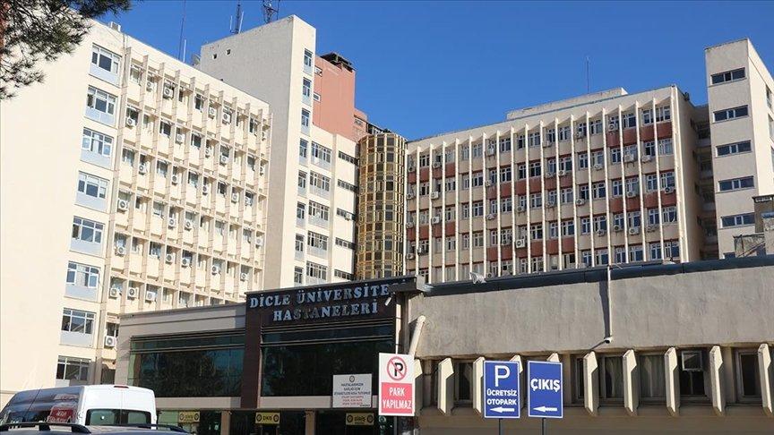 Dicle Üniversitesinde 'bıçak parası' iddiası: Profesör görevden uzaklaştırıldı