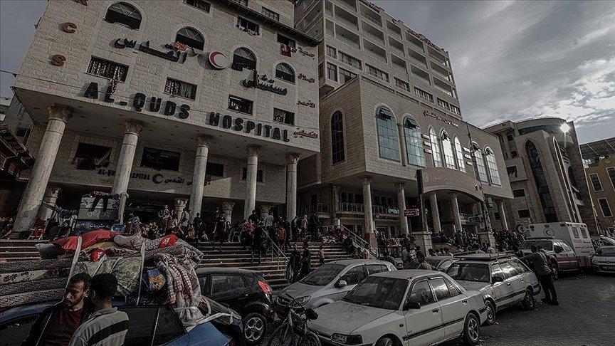 Filistin Kızılayı: Kudüs Hastanesi'nin her yönüne İsrail tankları ve askerleri konuşlandı