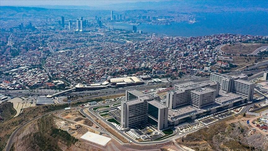 İzmir Şehir Hastanesi bugün hasta kabulüne başlıyor