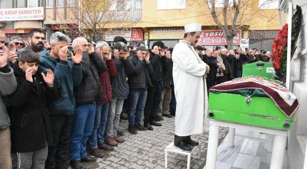 İzmir'de öldürülen doktor eşi Hatice Gülcemal Sivas'ta toprağa verildi