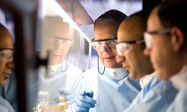 Johnson & Johnson, 2015 yılında ilaç endüstrisinin en yenilikçi lider şirketi seçildi