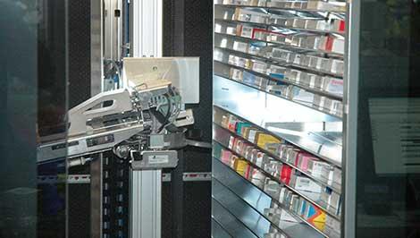Robot eczacı iş başı yaptı 