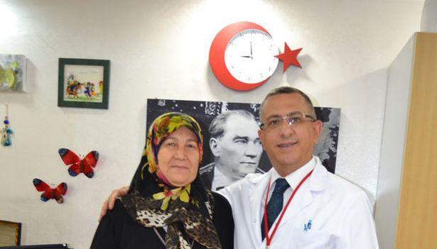 Kendisini esaretten kurtaran askerin eşini 44 yıl sonra ameliyat etti 