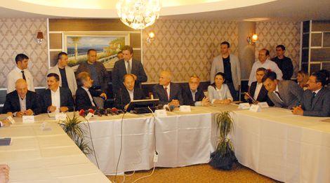 Akdağ, sağlık çalışanlarına uygulanan şiddete karşı vatandaştan destek istedi