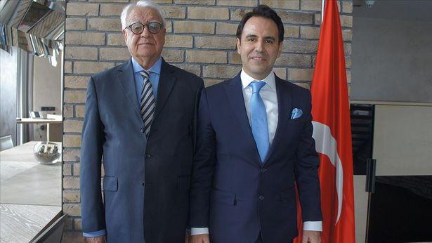 Uluslararası Pediatri Birliğinde baba-oğul iki Türk 