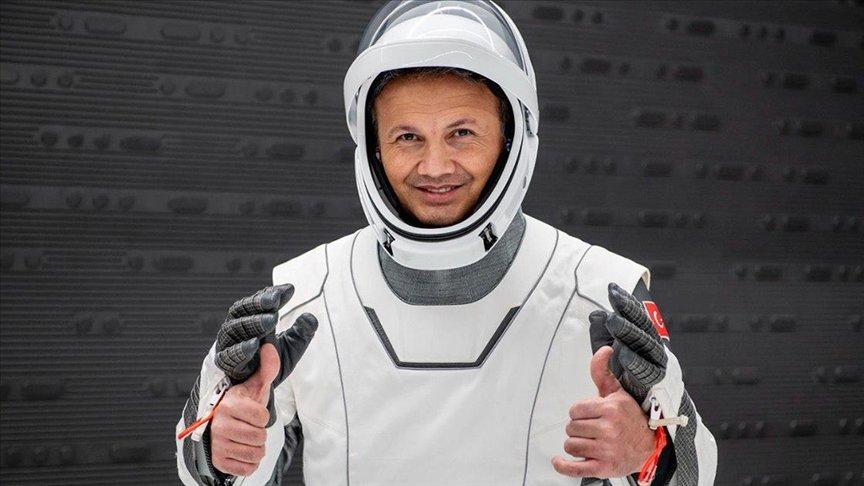 Türkiye'nin ilk astronotu Gezeravcı, bugün 'Oksijen Satürasyonu' deneyine başladı