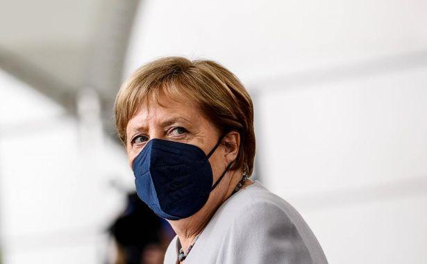 İlk doz aşısını AstraZeneca yaptıran Merkel, ikinci dozunu ise Moderna oldu