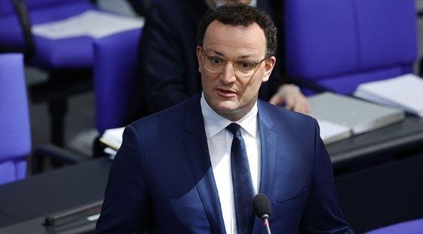 Almanya Sağlık Bakanı Spahn: Avrupa'da 3'üncü dalgaya yetecek kadar aşı yok 