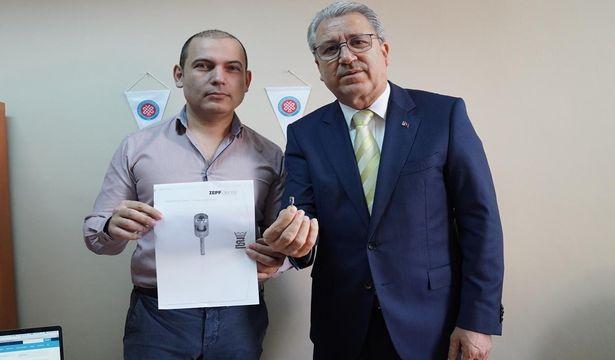 Egeli akademisyen, ağız içi yumuşak doku nakli için yeni cihaz ve cerrahi yöntem geliştirdi, literatüre girdi