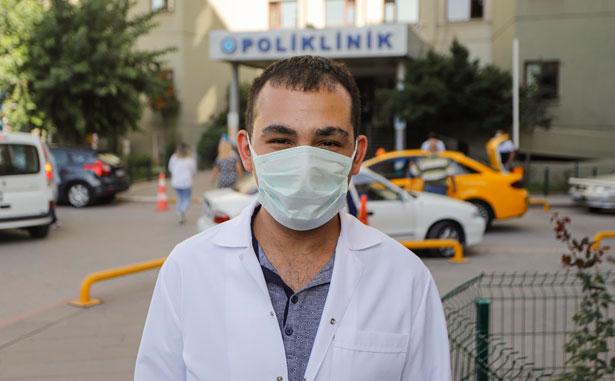 Koronavirüsü iki kez yenen doktor: 'Hastalığı geçirdim' diye rehavete kapılmayın