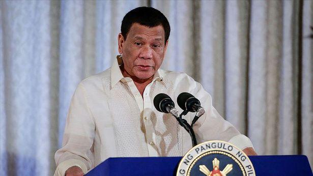 Filipinler Devlet Başkanı Duterte'den aşı olmayı reddedenlere hapis tehdidi