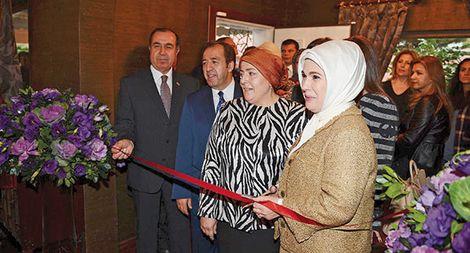 Emine Erdoğan muayenehane açtı