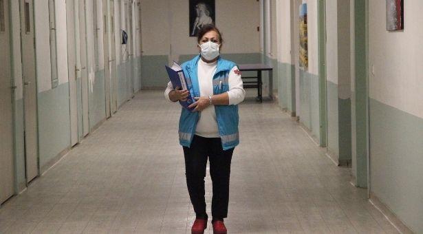 Meslek hayatının 40'ıncı yılını kutlayacağı gün COVID-19'a yakalanan hemşire: Kabus dolu günlerdi