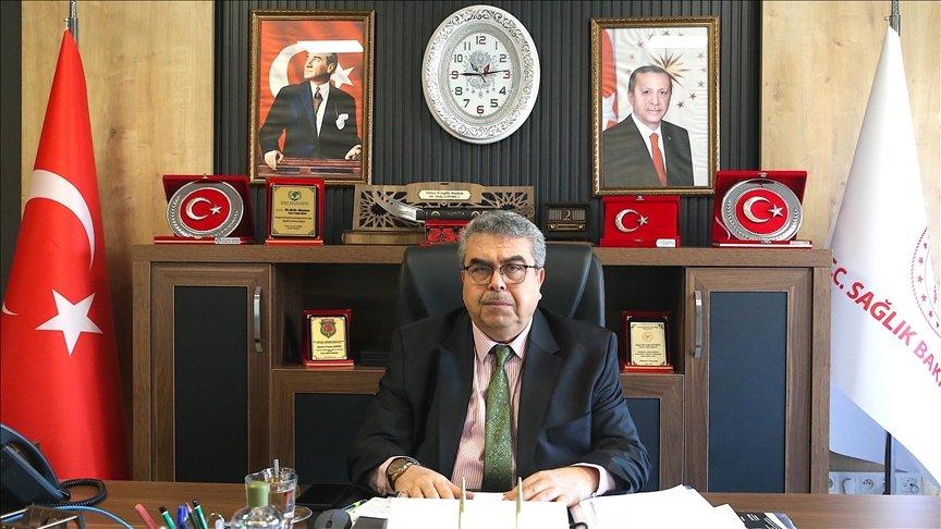 Depremde 3 çocuğunu kaybeden Hatay İl Sağlık Müdürü Sönmez, evlat acısını çalışarak hafifletiyor