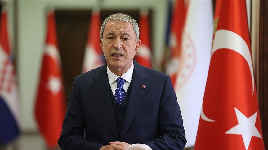 Bakan Akar: Sağlık çalışanlarımızın fedakarlık ve kahramanlıkları her türlü takdirin üzerindedir
