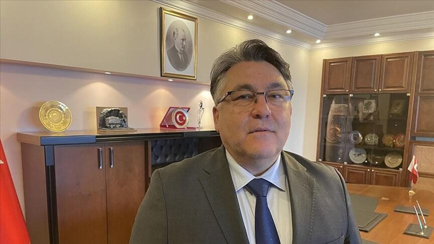 Rektörden 'bıçak parası' eleştirilerine yanıt: Ben Hakan Fidan değilim