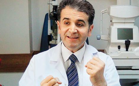 Türkçe bilmediği için okuldan atıldı, tıbbıyeyi ikincilikle bitirdi