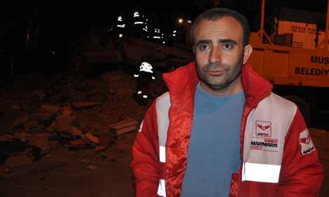 Doktor ağabey, meslektaşı olan kardeşini kurtarmak için Erciş'e gitti