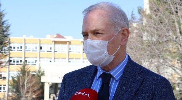 Prof. Dr. Akova:  Aşısız hekim yoğun bakımda yaşam mücadelesi veriyor