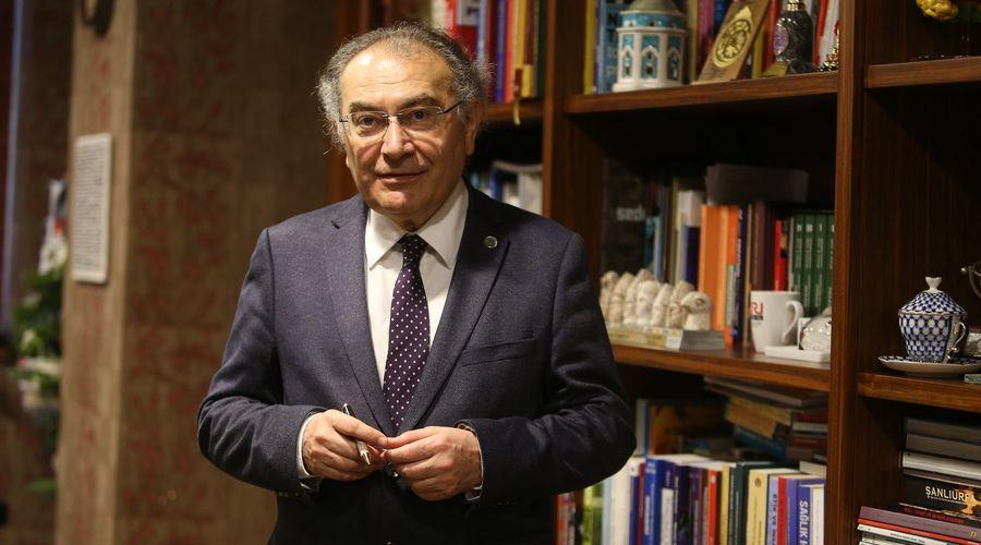 Psikiyatrist Tarhan'dan Üstün Dökmen'in sözlerine yanıt: 'Hekim dünya görüşünü şapka gibi çıkarıp vestiyere asmalıdır'