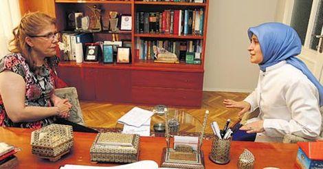 Sare Davutoğlu Başbakan'dan doktorlar için ne istediğini söyledi