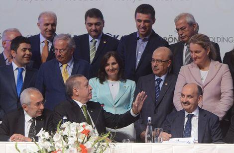  Başbakan'dan Hakan Şükür'e görev
