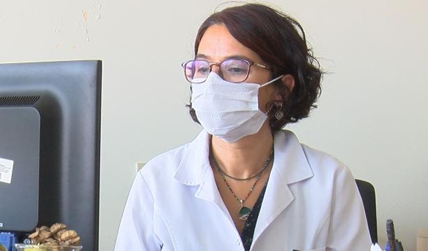 Kademeli açılışı açıklayan Bilim Kurulu Üyesi, yeni bir ilaca dikkat çekti: Virüsün çoğalmasını ve bulaşmasını engelliyor!