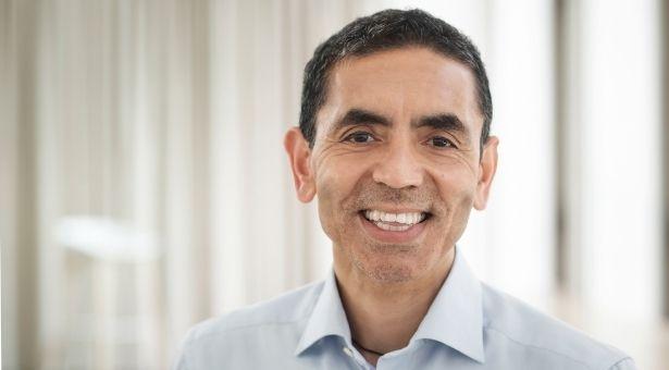 Uğur Şahin: Gelecek sene kapasitemizi artırarak 3 milyar doz aşı üretebiliriz