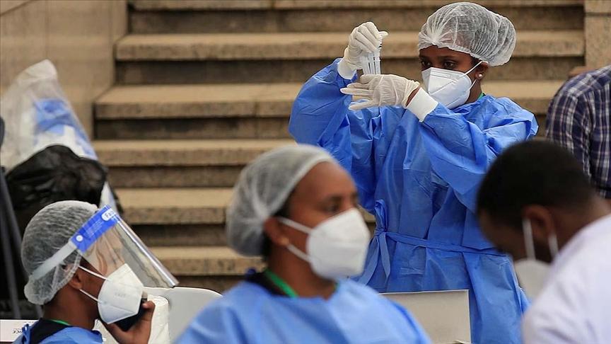 5 eski bakan dahil 32 kişiye COVID-19 soruşturması