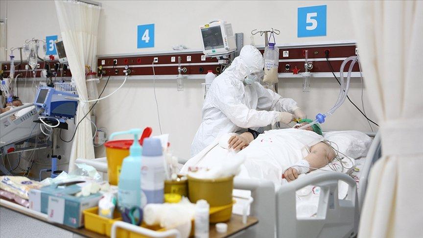 Bilim insanlarından tekrar tekrar COVID-19 bulaşanlarla ilgili endişe yaratan uyarı!