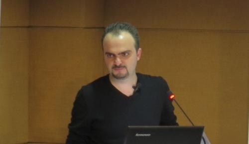  Profesyonellerin dil seviyeleri neden düşük?