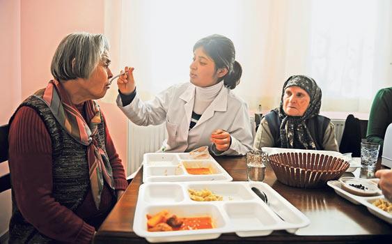Bakım evleri, Alzheimer hastaları için gerekliliktir! 