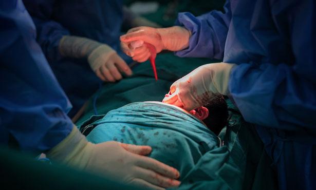 Pandemide kadın doğum uzmanlarını bekleyen tehlike! Postpartum kanama riski?