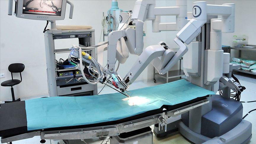 Cerrahlar ABD'de ilk minimal invaziv robotik karaciğer naklini gerçekleştirdi