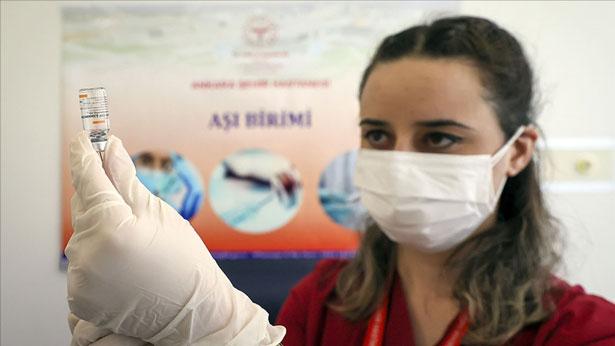 Risk grubundakiler ile 60 yaş üzeri ve eşleri için aşılama başladı