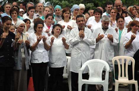 Ölen hemşire için tören