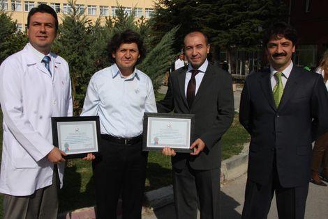Sezaryenle doğum azalmaya başladı, kadın doğumculara plaket verildi!